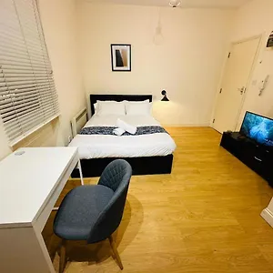 Premium Studio Flat 05 Near Tower Bridge London