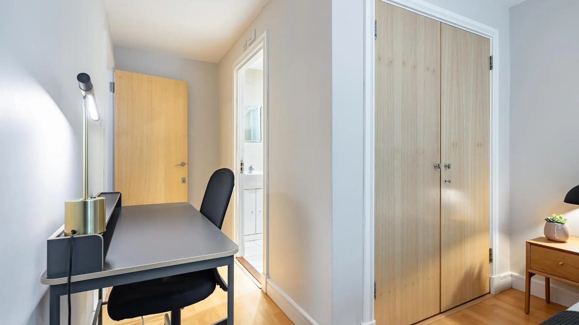Bridgeview Retreat, 2Bed 2Bridge Apartment London