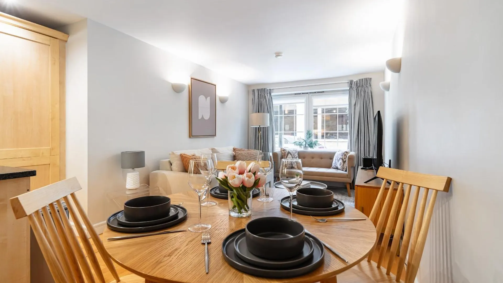 Bridgeview Retreat, 2Bed 2Bridge Apartment London 0*,